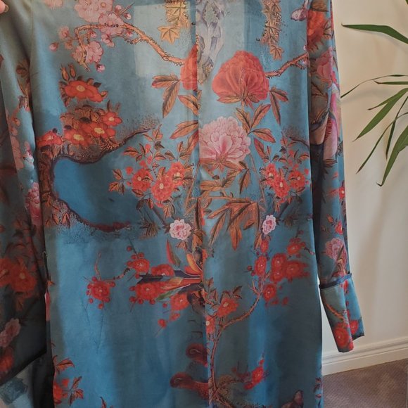 BEAUTIFUL ZARA COVERUP/ACCESSORY PIECE - Picture 3 of 4